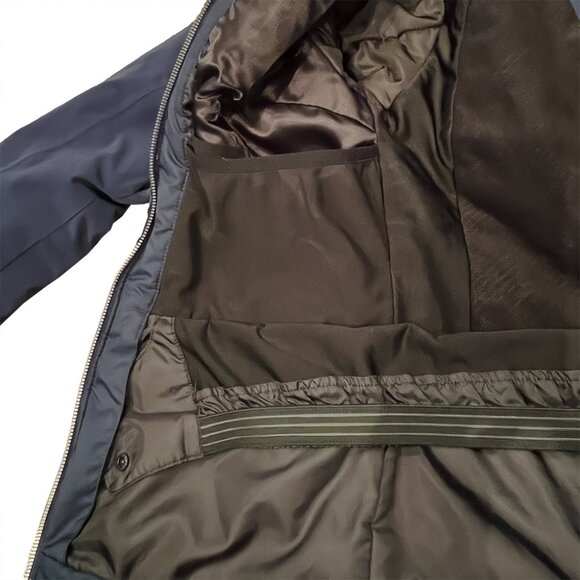 Descente ski / snowboard jacket - US size 6 (small) - Picture 9 of 9